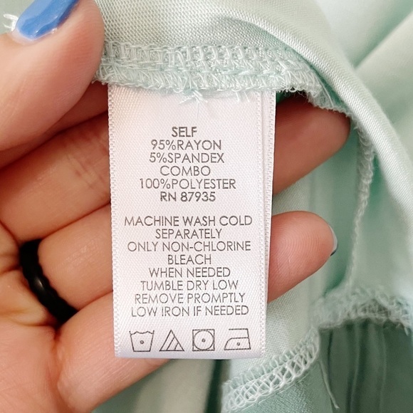 LOGO by Lori Goldstein 3/4 Sleeve Mint Green Tunic w/ Chiffon Trim Size Medium - Picture 6 of 7